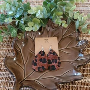 Animal print earrings wire